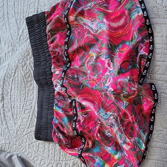 Zyia Magenta Sprinter Shorts - Picture 4 of 4